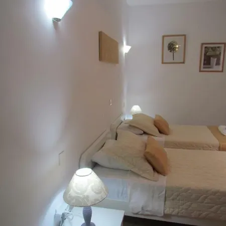 Milos Habitación en casa particular